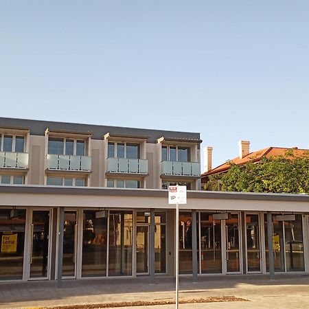 Semaphore Splash Apartments Port Adelaide Esterno foto