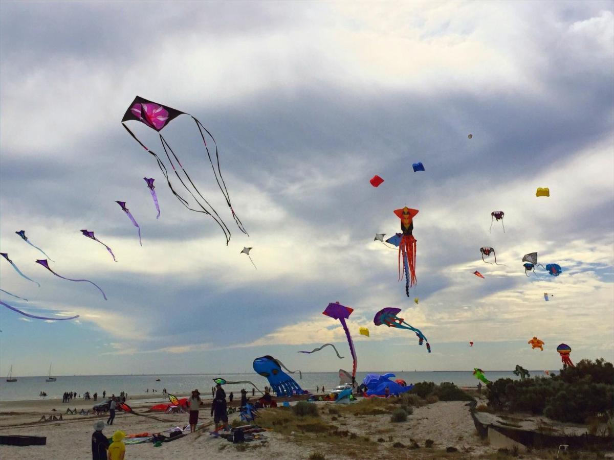 Semaphore Splash Apartments Port Adelaide Esterno foto