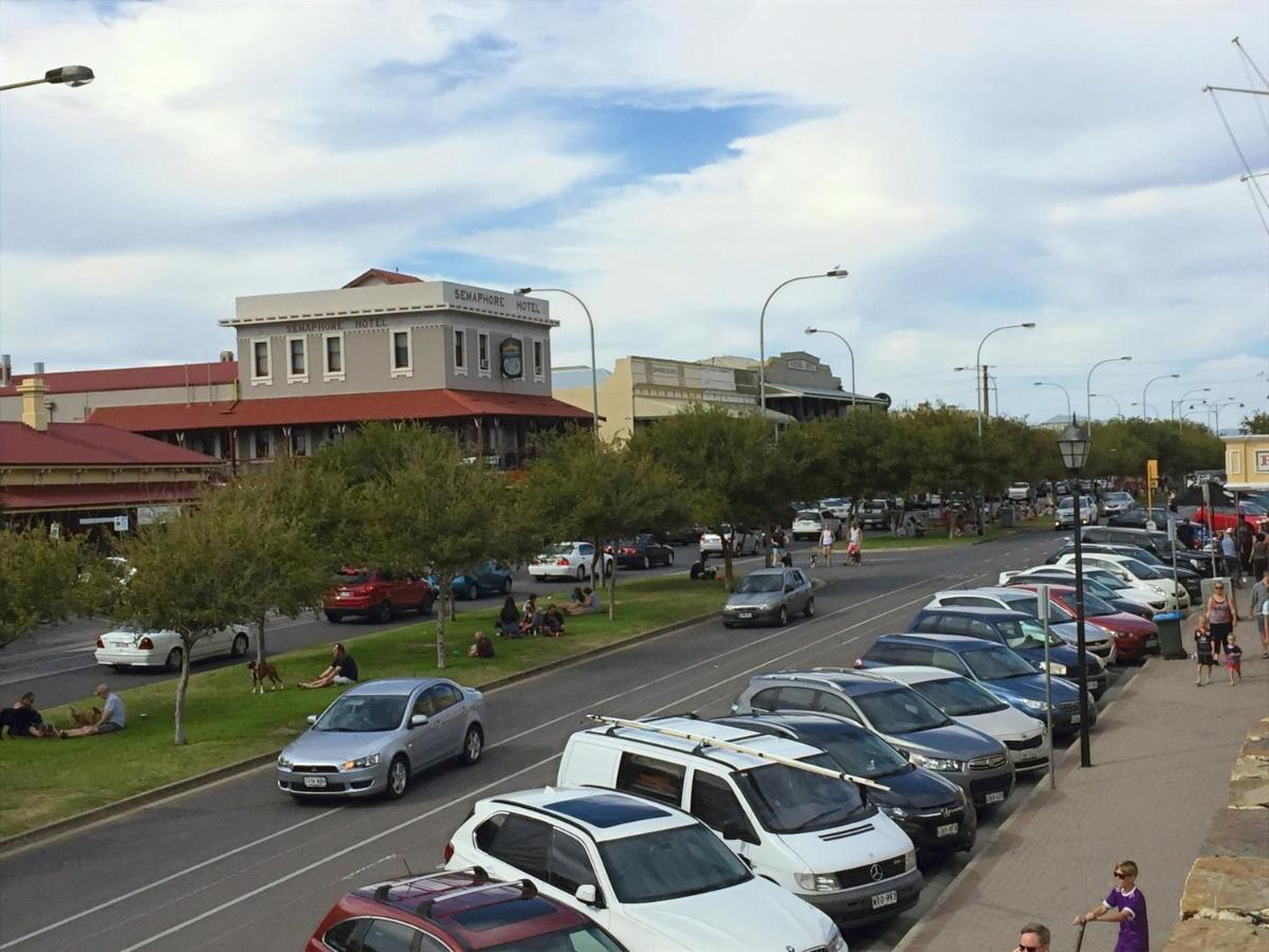 Semaphore Splash Apartments Port Adelaide Esterno foto